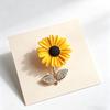 Trendy Sunflower Metal Brooch Exquisite Rhinestone Leaf Lapel Pins for Women Clothing Suit Badges Jewelry Accessories Gift
