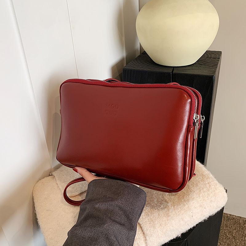 Stylish French Minimalist Shoulder Bag 2023 Autumn Winter Commuter Crossbody Bag красный