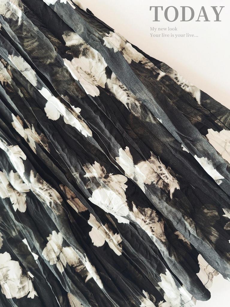 Camellia Retro 2024 Summer Pleated Skirt: Hong Kong Style, Hip-Slimming, Wide Hem Casual Print Design
