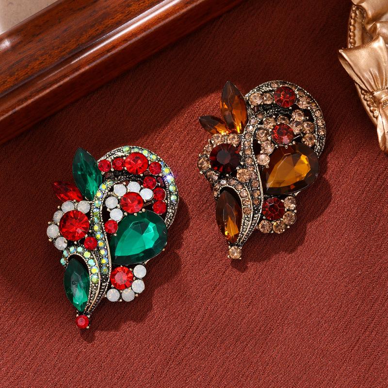 Fashion High-end Brooch Female Retro Design Niche Full of Diamonds, Plants, Flowers, Crystal Brooch Jewelry, Pin Buckle