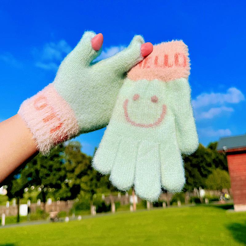 Plush Smiling Face Gloves for Women In Winter Warm and Plush Cute Five Fingered Students Riding Bicycles To Protect Against Cold Wind