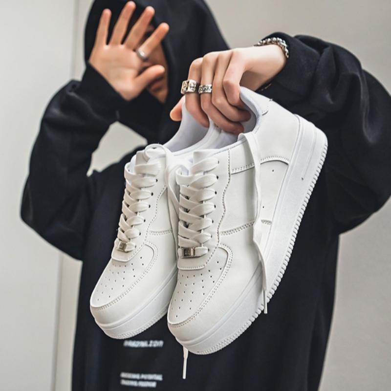 2Spring Men's Leather Shoes All-match Shoes Casual Sneakers Business Style Light Luxury Shoes