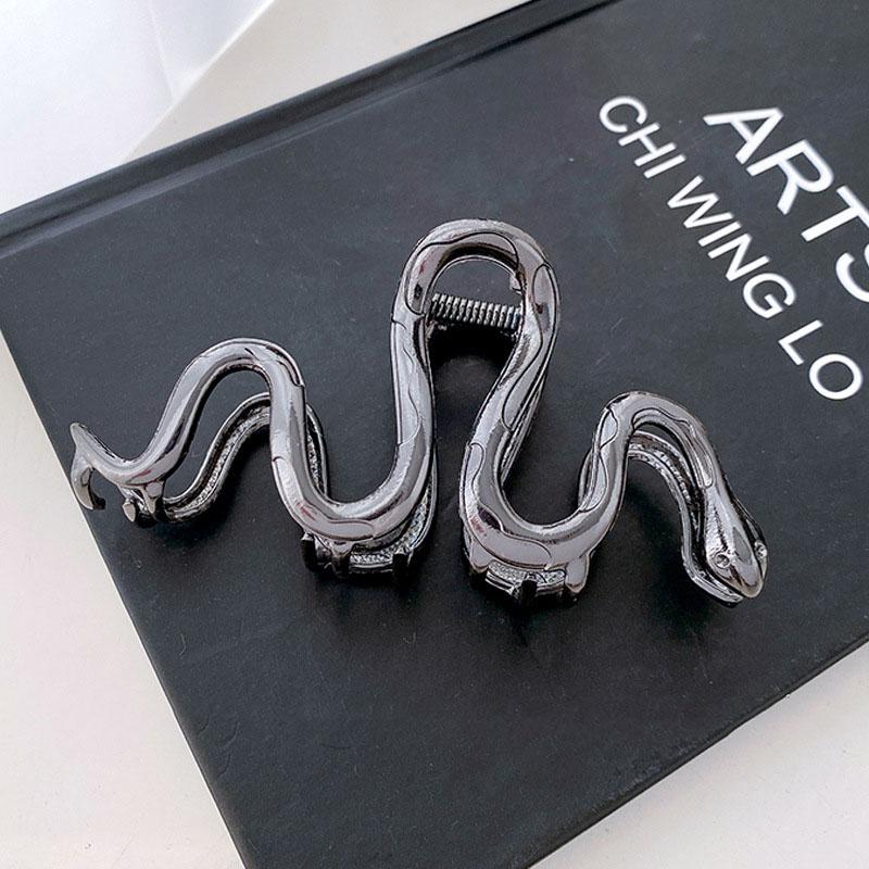 

1pc Snake Shaped Hair Clip Punk Metallic Style Perfect Daily Statement Looks Unique Animal-Inspired Hair Accessory Retro Fashion