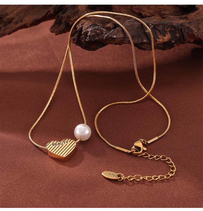 French Retro Heart Teardrop Glass Pendant Gold-Plated Necklace
