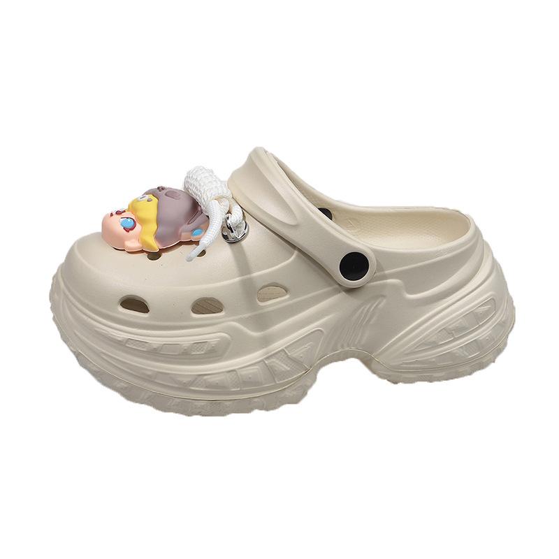 Internet celebrities with the same thick-soled heightening hole shoes women's 2025 summer new popular stepping on shit bag head slippers women's shoes