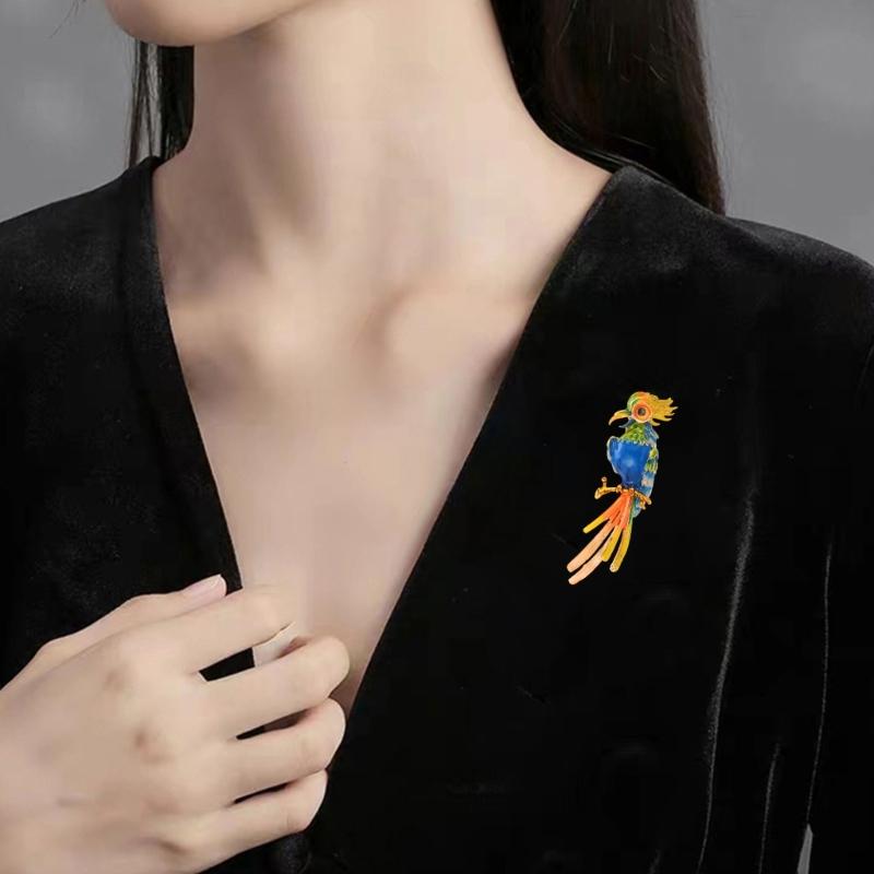 Multipurpose Fun Sophisticated Parrot Brooch Elegant Designs Portable Fashion Accessory for Performers Daily Outfit