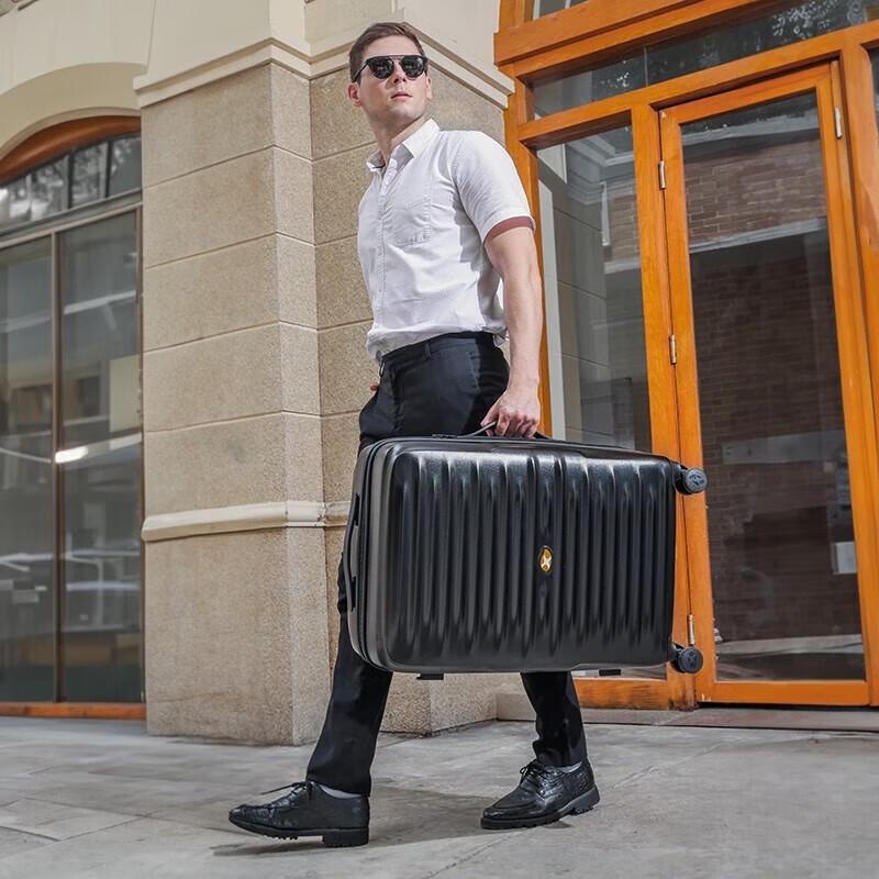 MGOB PC Hardshell Spinner Luggage