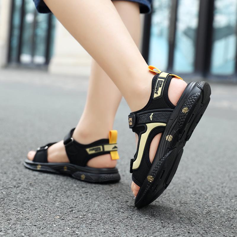Big Brand Boys' Non-Slip Sandals - 2024 Korean Style for Medium to Large Kids, Soft Sole Summer Beach Shoes