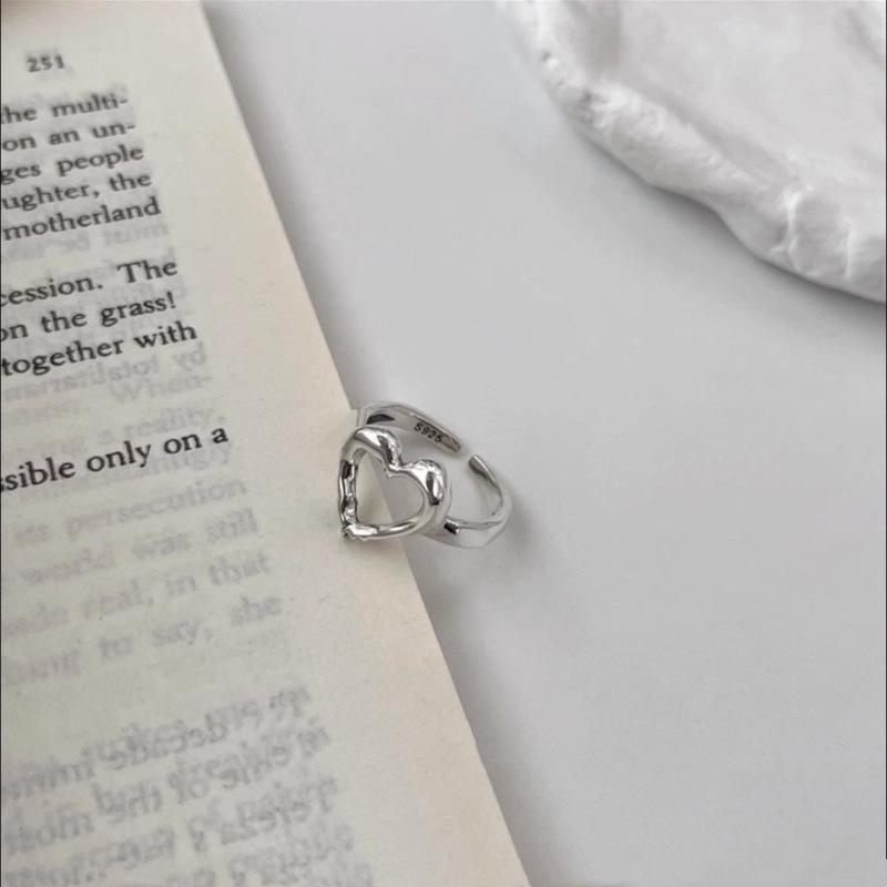 

Трендовое медное кольцо в форме сердца для женщин, регулируемый открытый дизайн, элегантный модный аксессуар