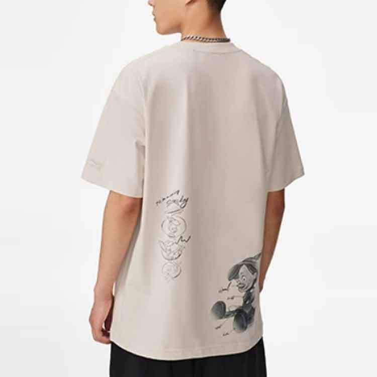 Li-Ning X Disney Pinocchio Series Hand-Painted Cartoon Print Casual Loose Short-Sleeve T-Shirt Men Tops White Sand-Grey AHSS451-1
