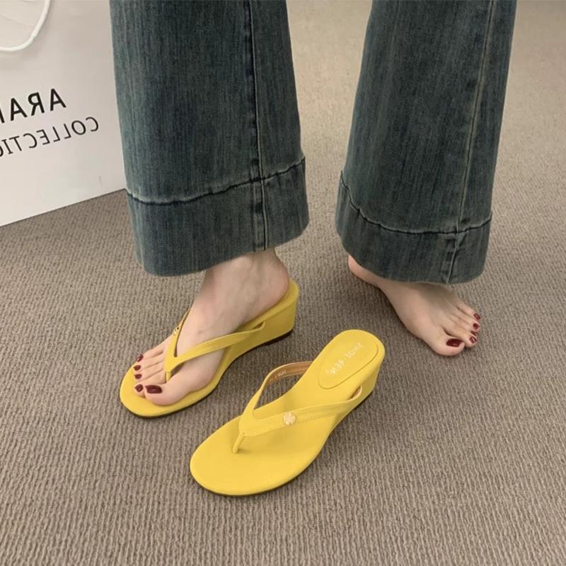 Fashion Shoes Slippers Women Summer Rubber Flip Flops Slides On A Wedge Pantofle Flat Hawaiian Soft 2025 Shoes Slippers Soft Slides On A