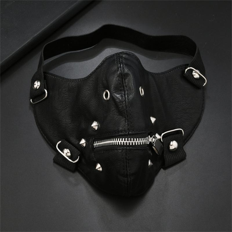 Maschera Sportiva Antipolvere Maschera in Pelle Borchiata, Maschera Punk Biker Motociclista Rock Mezza Faccia Costumi Cosplay di Halloween