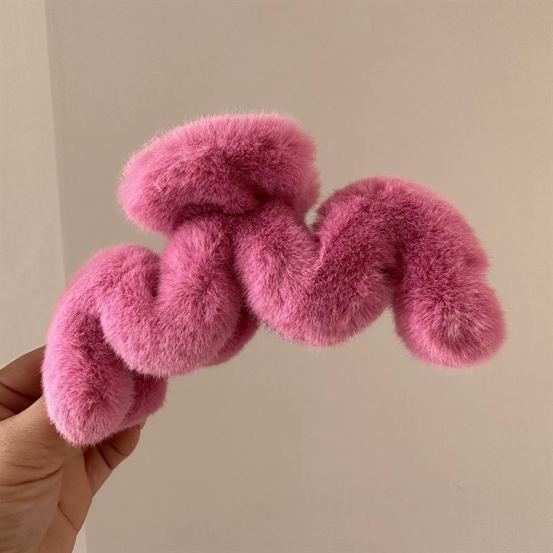 

Новый плюшевый краб для волос, женские элегантные акриловые заколки для волос, заколка для волос из искусственного меха, заколка-краб, головной убор для девочек, аксессуары для волос