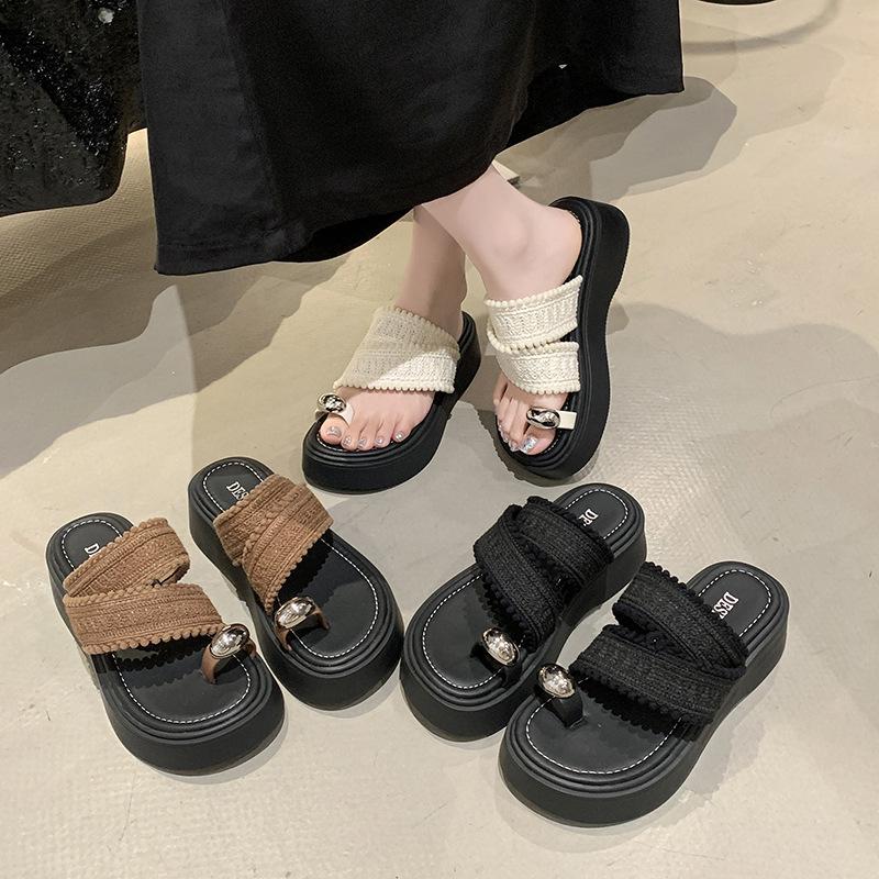 High-end woven open-toed slippers, women's summer going out for leisure and looking thin, foreign and light temperament, beach cool slippers