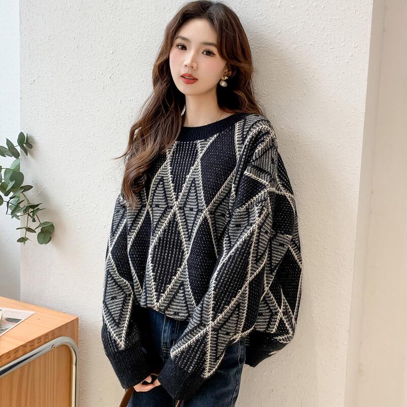 Mokana Women's Stylish Long-Sleeve Knitted Sweater