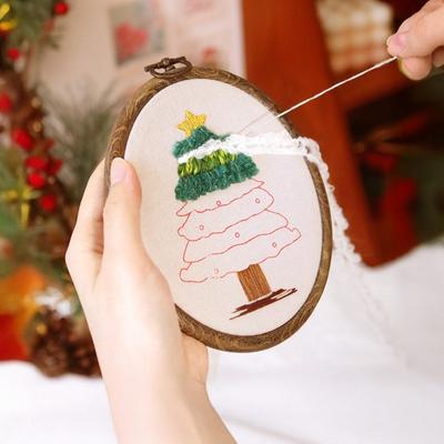 Leuchtendes Weihnachtsstickset Schneemann Weihnachtsbaum Handstickerei Anfängerset mit Lichterkette Stickrahmen Garn Nadeln Stoff DIY Stickerei