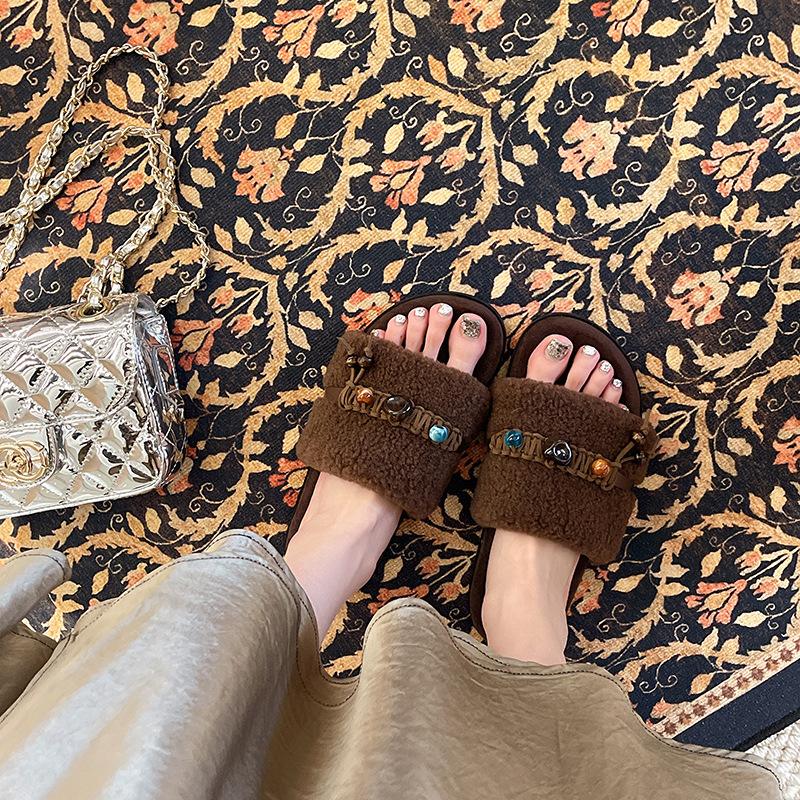 French temperament ethnic style fluffy slippers women's 2025 new small fashion thick bottom outer wear retro one-word drag