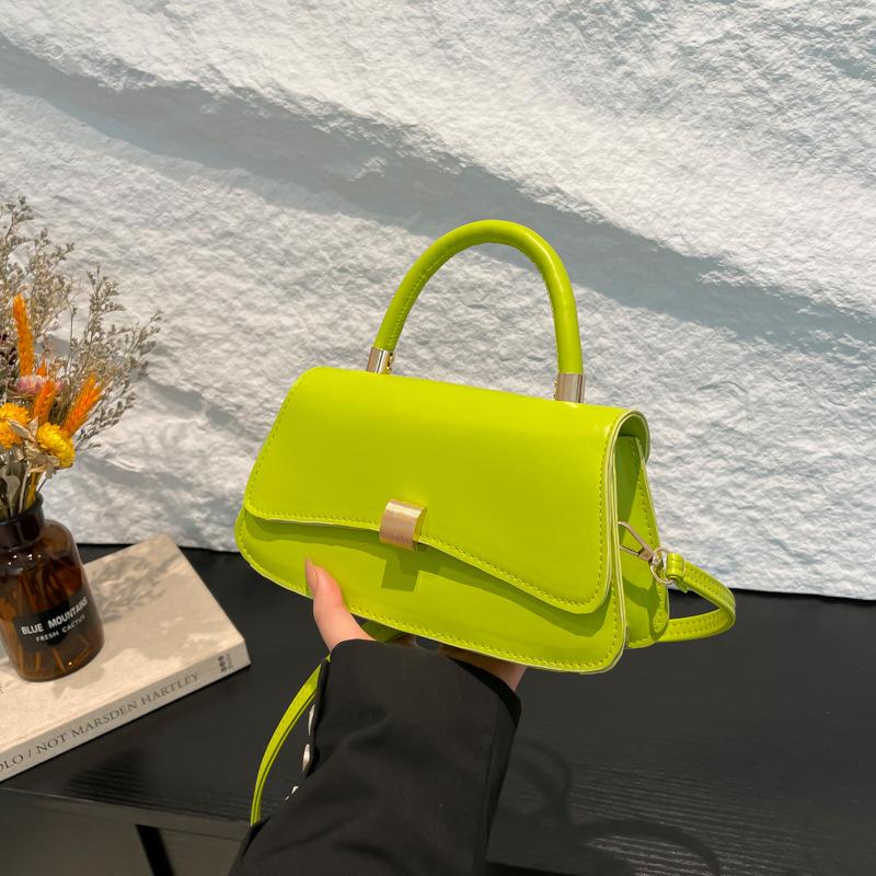 Women's Bag 2025 New Fashion Commuter Bag Versatile Shoulder Messenger Bag High-end Baguette Bag Niche Small Square Bag Women