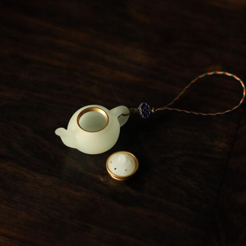 Auspicious Fluorite Cloud Luminous Handle Pot Pendant