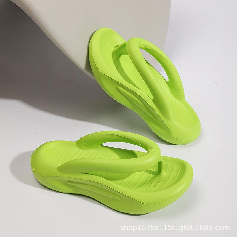 Flip-flops summer new men's thick-soled foot traps casual solid color couple's beach cool slippers