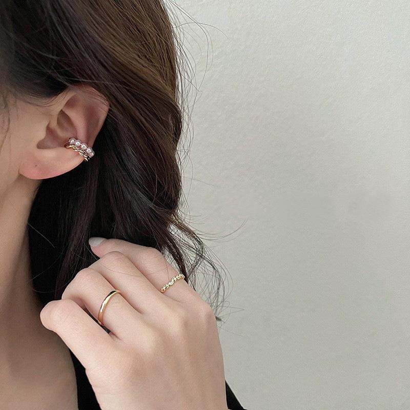 Double Layer Pearl Ear Cuff – No Piercing Needed (2021 Trending Fashion)