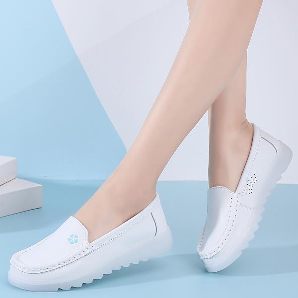Fashion Summer Shoes Ladies Autumn Tennis Female Soft Genuine Leather Sneakers 2025 Fall Breathable Moccasins Nurse White White Sneakers