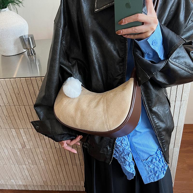 Niche retro dumpling bag women's autumn and winter fashion matte shoulder bag commuter messenger bag