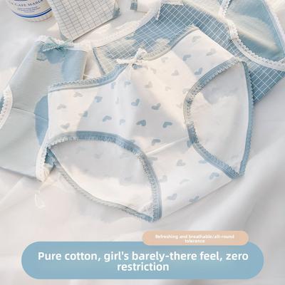 Girl Spring and Autumn Pure Cotton Lovely Middle Waist Antibacterial Crotch High Underwear