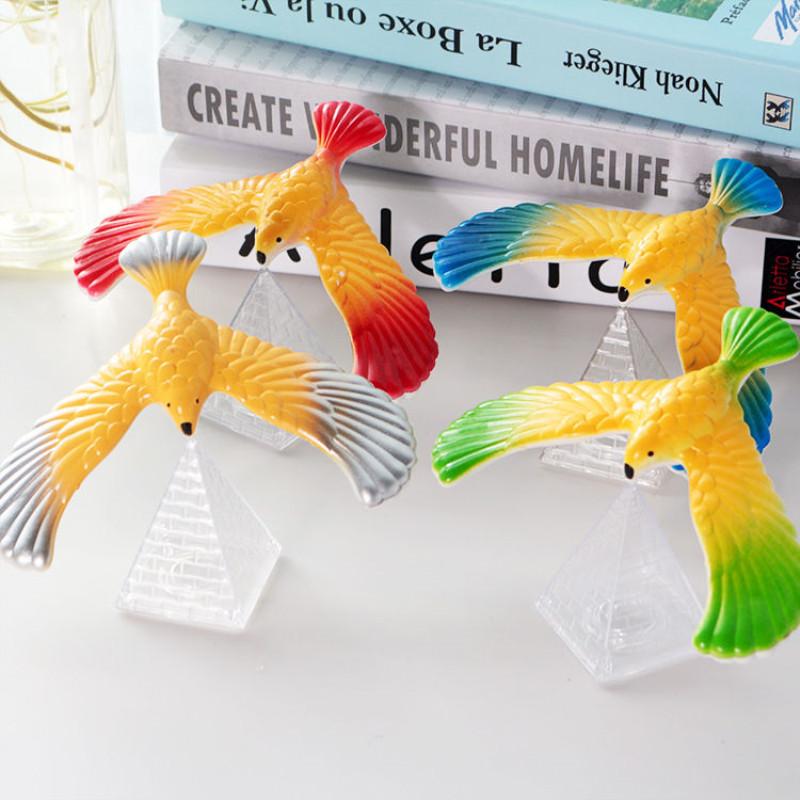 1/3/5PCS Funny Amazing Balancing Eagle With Pyramid Stand Magic Bird Desk Kids Toy Fun Learn Dropshipping