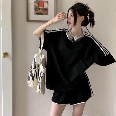 Trendy Striped Summer Suit: Stylish 2-Piece Shorts Set for Women