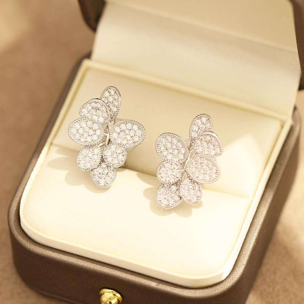 European and American exquisite niche micro-inlaid zircon petal earrings gold-plated and versatile, light luxury without ear piercings, ear clips, ea