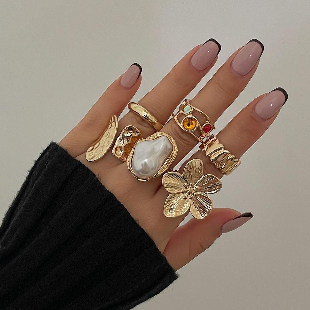 6Pcs Vintage Punk Flower Starfish Rings Set for Women Men Metal Multilayer Pearl Knuckle Ring Jewelry Daily Wear