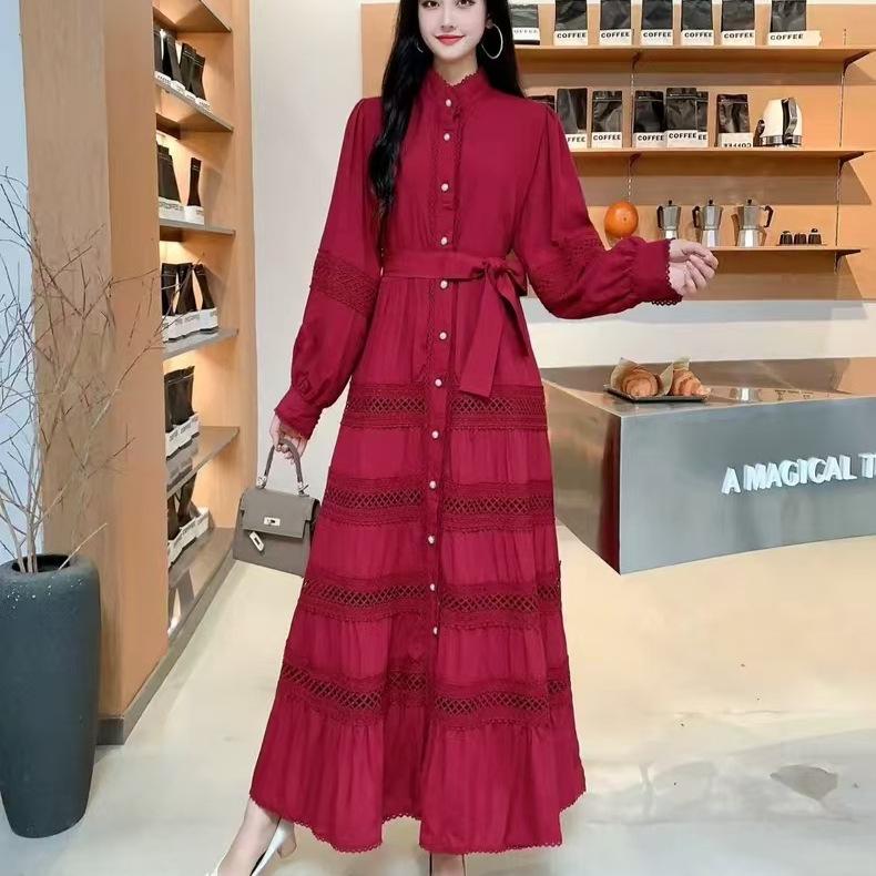 Robe Dentelle Style Printemps Français à Manches Bouffantes avec Détail ajouré