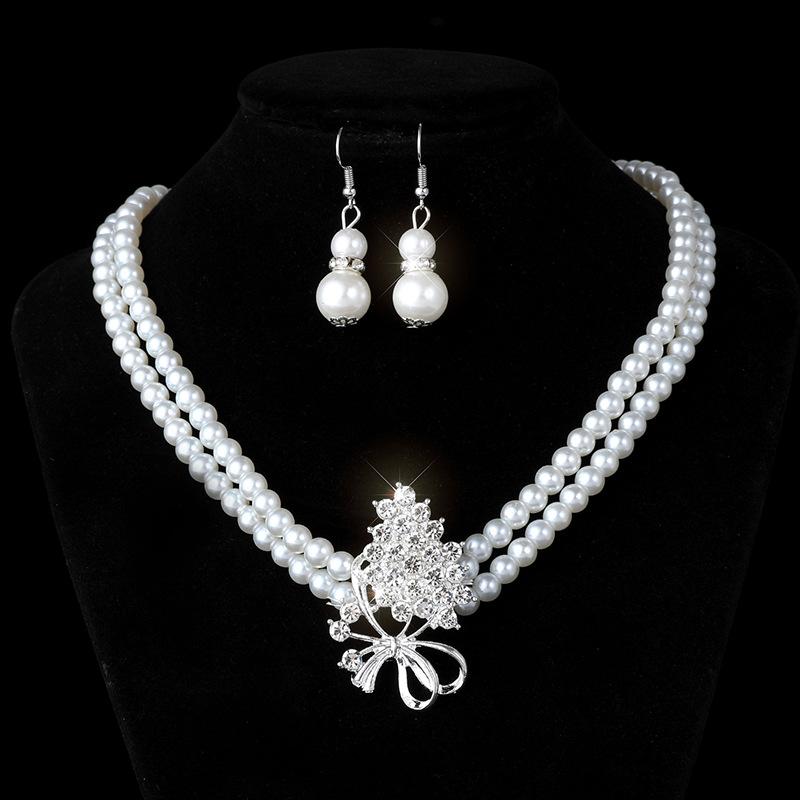 Pearl collarbone necklace, pearl necklace, earrings, bracelet set, three-piece jewelry for women