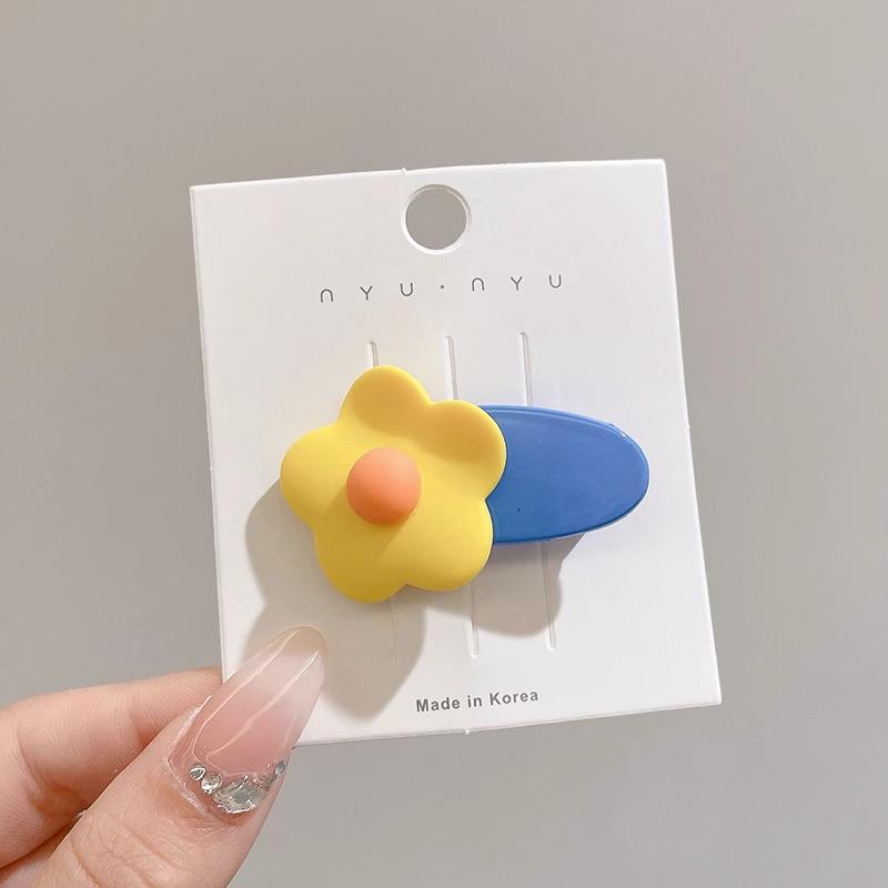 Pink Dopamine Hair Clip: Y2K Seamless Round Hairpin - Cute Small Side Clip for Women’s Bangs