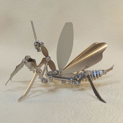 Mantis model screw puzzle 3d three-dimensional punk model stainless steel assembly finished product simulation insect mechanica