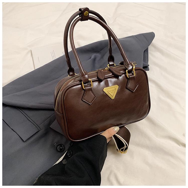 

Сумка Осінь і зима для жінок 2024 Новий ретро Maillard сумка-подушка Модна високотемпературна сумка-месенджер