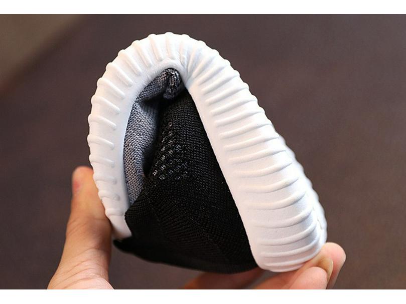 22 neue Frühlings-Schlupfschuhe für Kinder mit Mesh-Oberfläche und weicher Sohle für den Sport