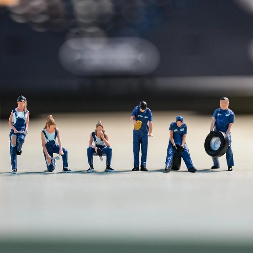 Painted Miniatures 1/64 Scale Beauty Handsome Boy Policeman Girls Male Female Scene Figure Model For Car Vehicles Decorate