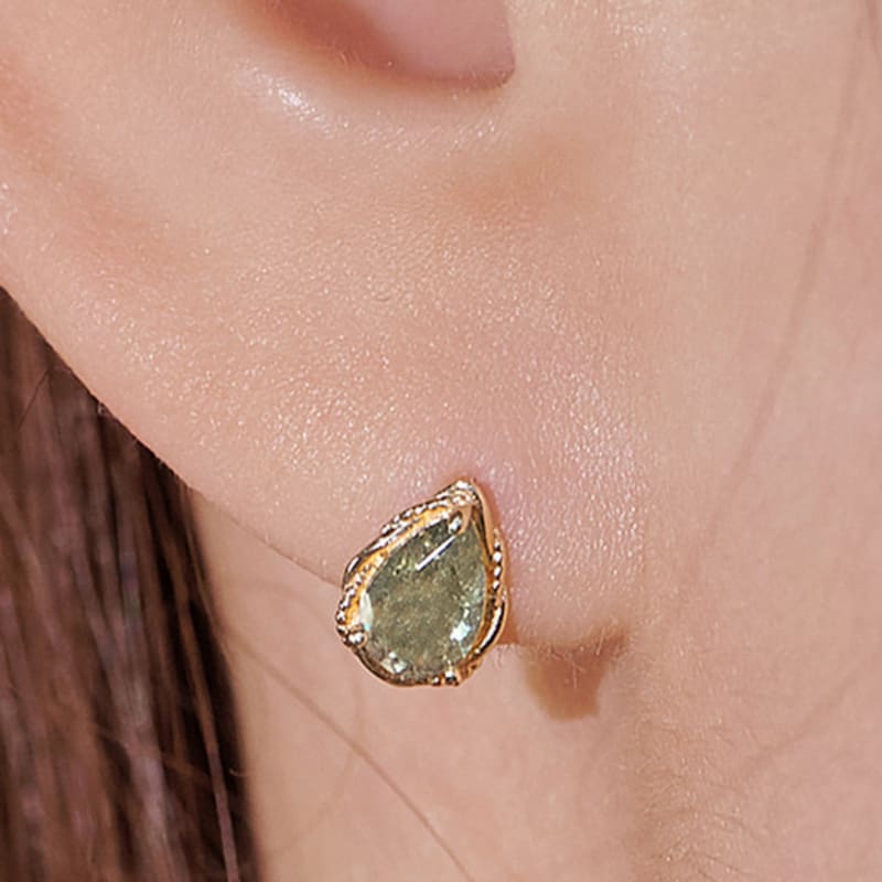 Own 14K Water Drop Green Spinel Piercing (Single)