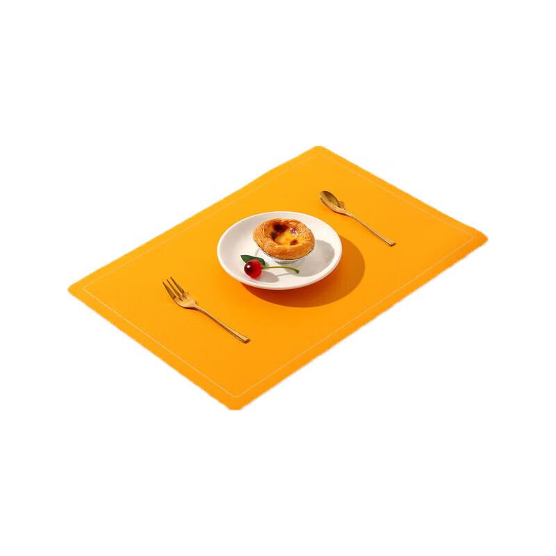 Nordycka dwukolorowa podkładka pod talerz ze sztucznej skóry