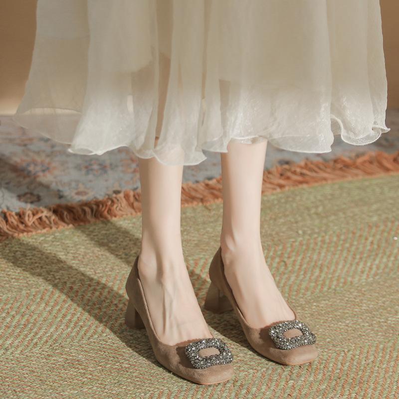 

H988-23 Кашемировая замша квадратный носок высокий каблук для женской новой легкой обуви толстый каблук овечья кожа подушечка для женской обуви большая декорация с четырьмя пряжками 40 хаки