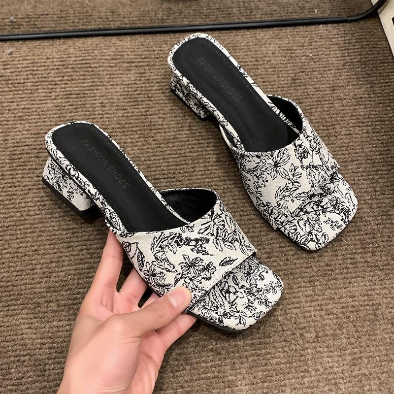 

National style one-word slippers women s summer wear 2025 summer new fashion versatile retro embroidery thick heel high heel 39 бежевий