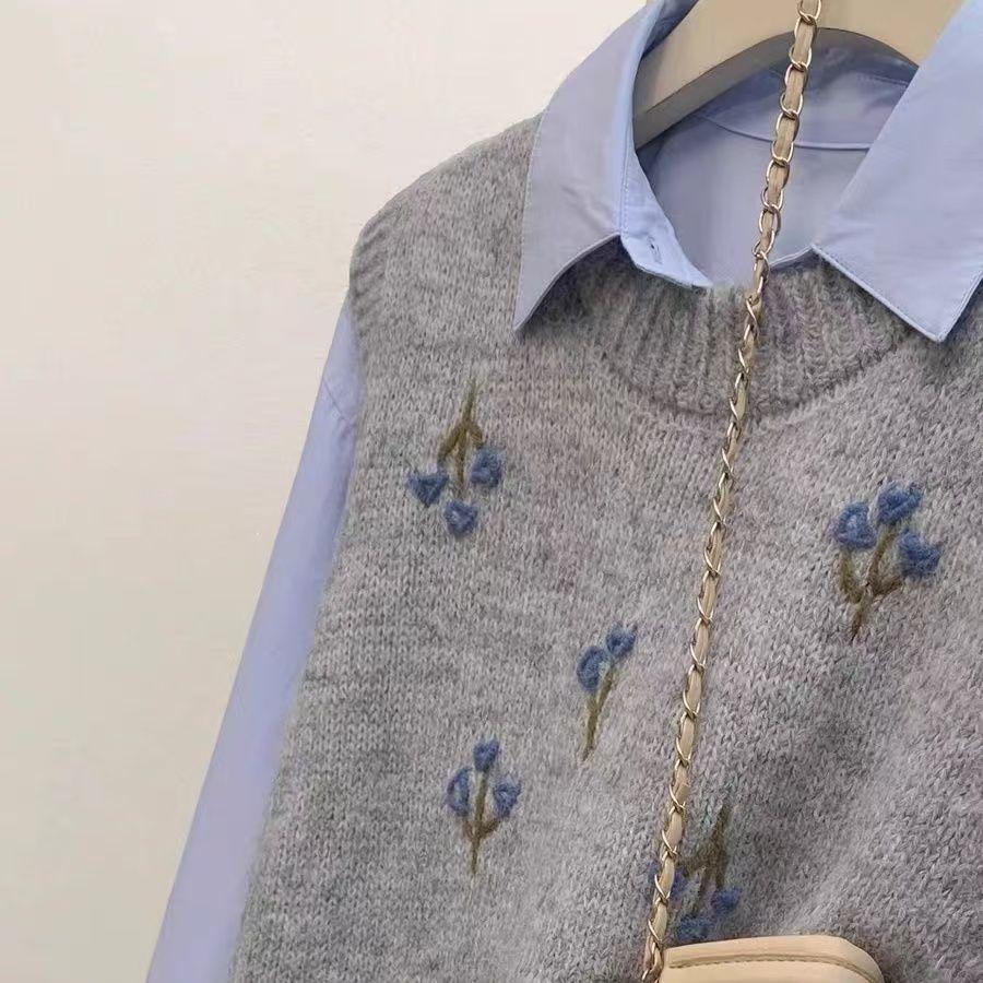 Women's Gray Cardigan Knitted Vest Sleeveless Top Korean Style Sweater for Spring Autumn and Winter