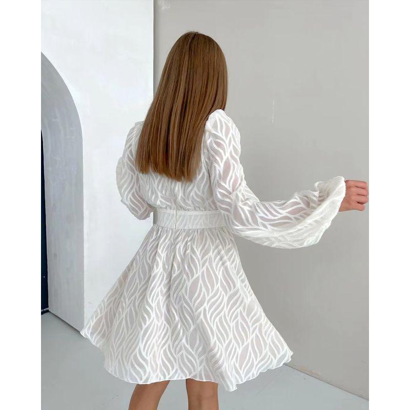 Fashion Dignified Hollow Jacquard Lantern Sleeve Dress Sexy V-neck Lantern Sleeve