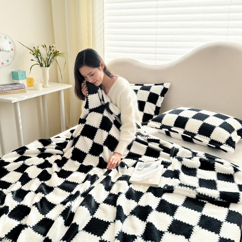 Thick Flannel Plush Velvet Panda Plaid Blanket: Cozy Nap and Gift Blanket