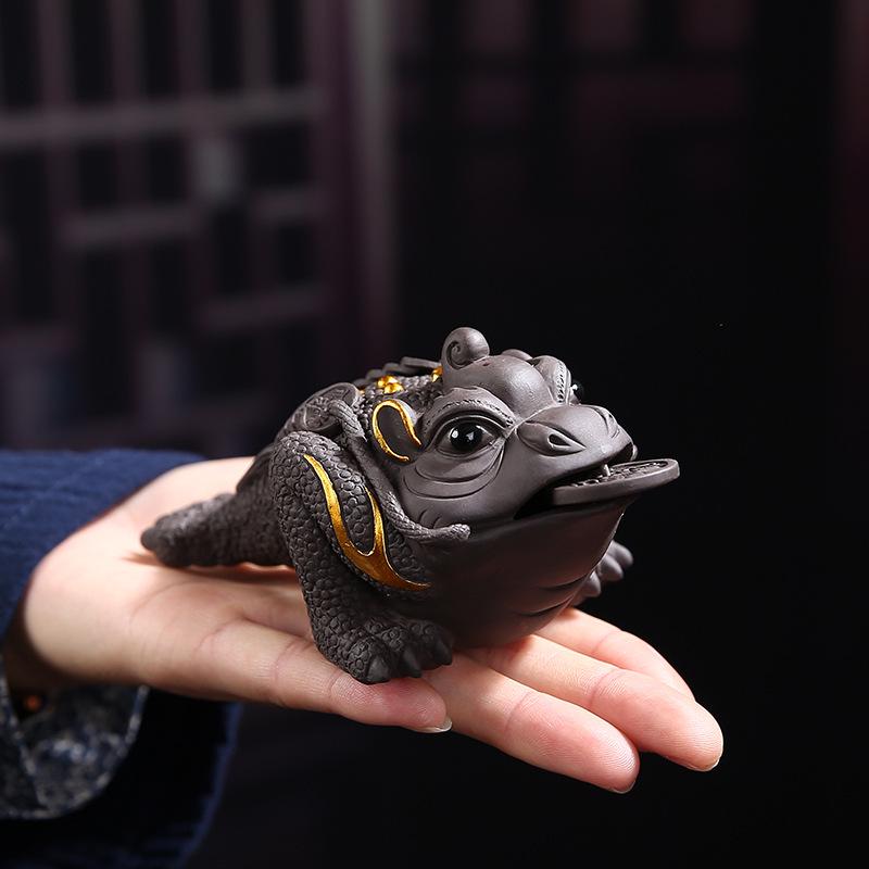 Handmade Purple Clay Three-Legged Golden Toad Tea Pet Ornament for Tea Table or Office.