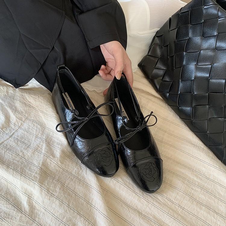 Soft-soled French with skirt fairy style 2025 ballet shoes are versatile and not tired of feet, gentle evening shoes, single shoes, female tide