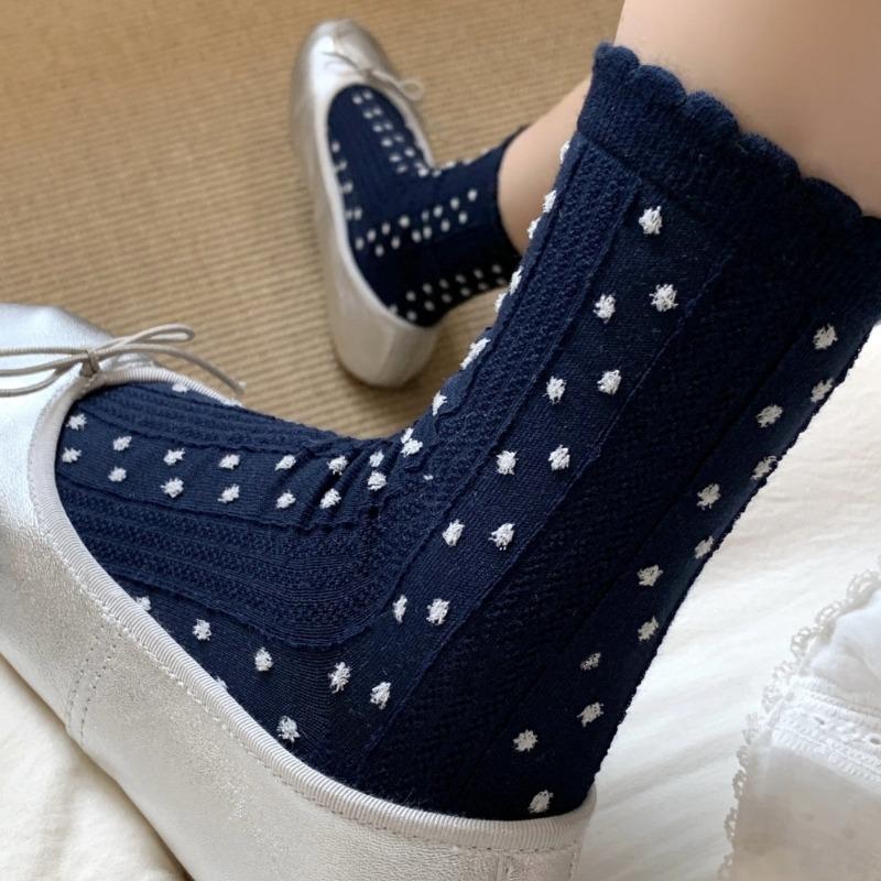 Autumn and Winter Socks: Women's Bean Lace Soft Australian Cotton Mid-calf Socks, Polka Dot Pile Socks