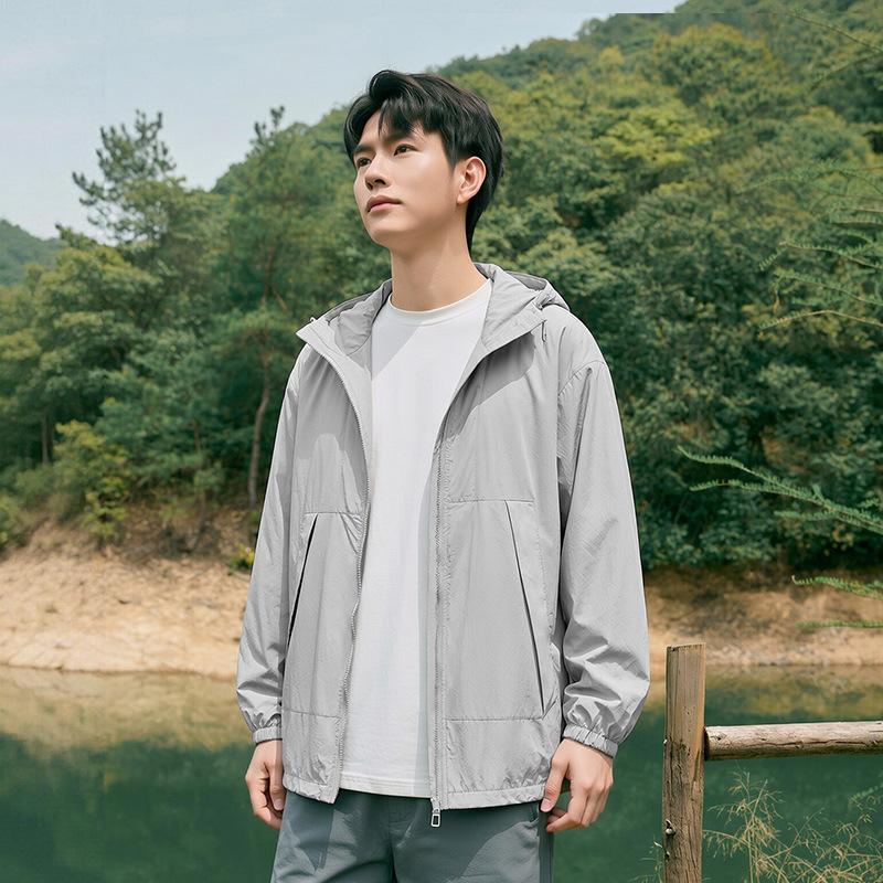 Men's cool ice silk sunscreen clothing summer UV protection loose casual hooded light breathable outdoor sunscreen clothing
